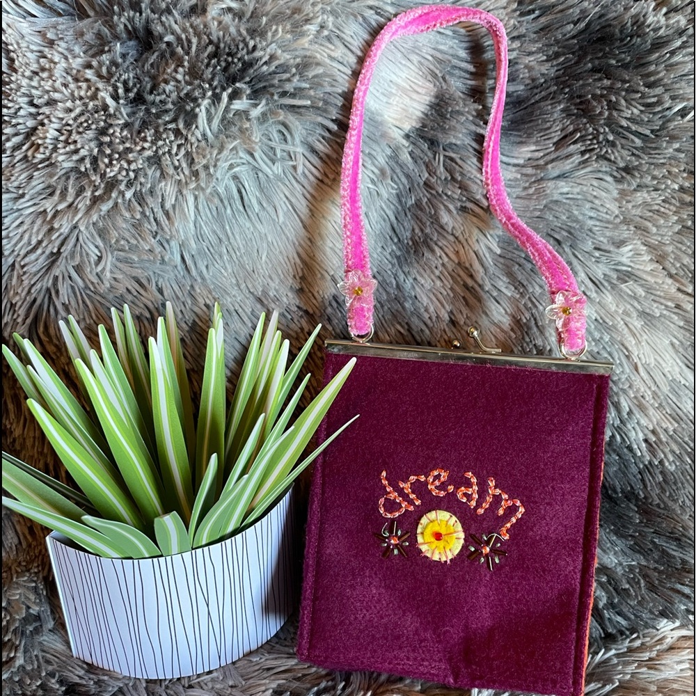 Dream embroidered purse
